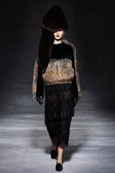 Look 2